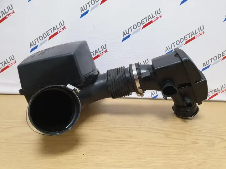 BMW 2 F22 F23 (2013 - 2017) 8601680 Резонатор впуска — фото 3