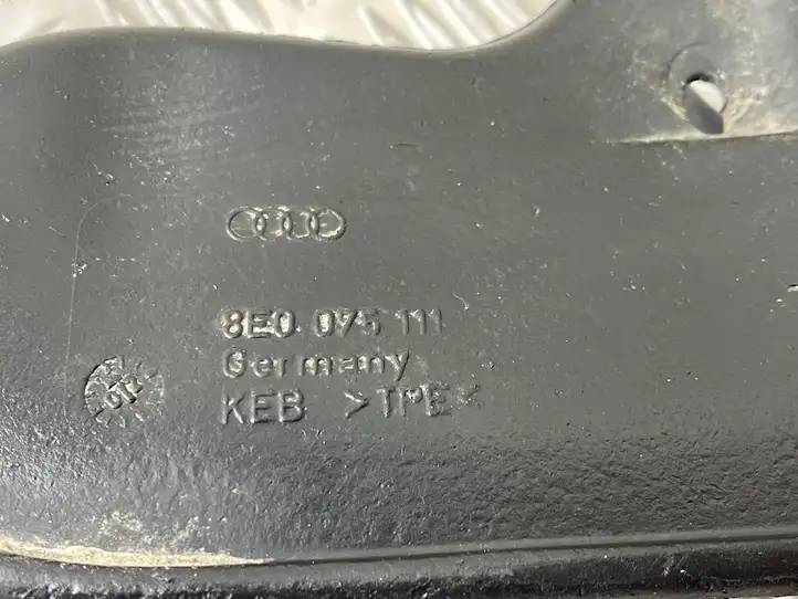Audi A4 S4 B6 8E 8H (2000 - 2006) 8E0075111 Комплект брызговиков — фото 11