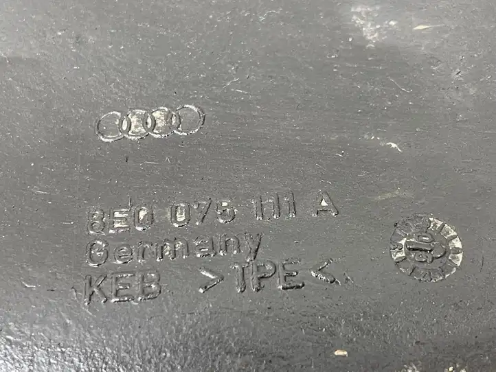 Audi A4 S4 B6 8E 8H (2000 - 2006) 8E0075111 Комплект брызговиков — фото 12
