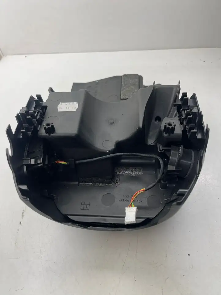BMW 5 F10 F11 (2009 - 2016) 13315110 Кнопка обогрева рулевого колеса — фото 3