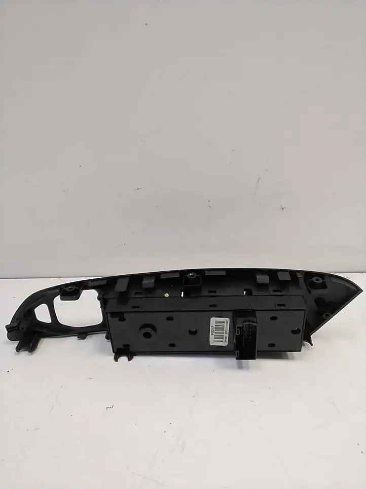 Hyundai ix35 (2009 - 2013) 3834901310 Кнопка стеклоподъемников — фото 2