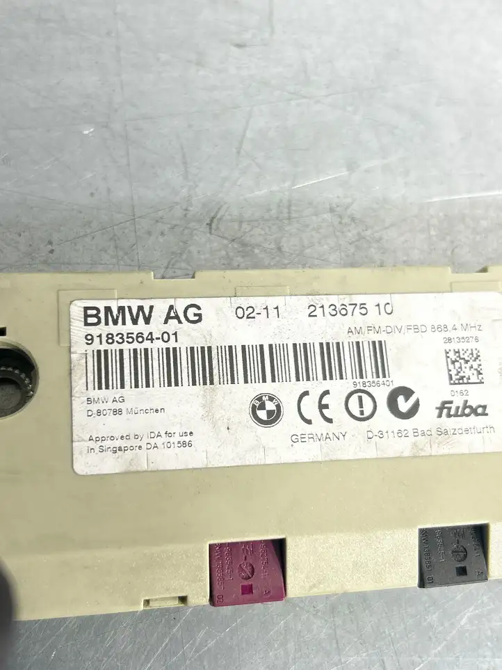 BMW 5 E60 E61 (2004 - 2010) 9183564 Усилитель антенны — фото 5