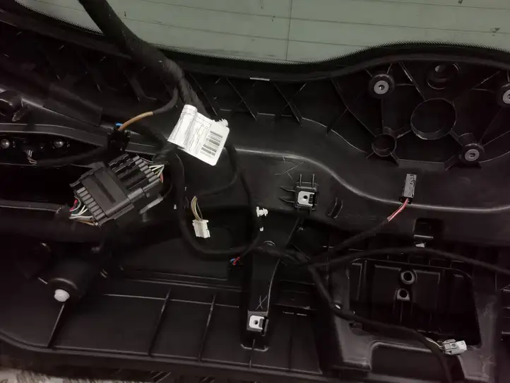 BMW i3 (2013 - ) 7305030 Крышка багажника — фото 9