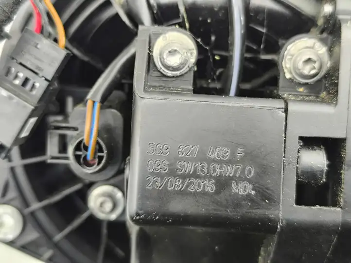 Volkswagen Golf VII (2013 - 2019) 5g9827469f Ручка багажника с камерой — фото 6