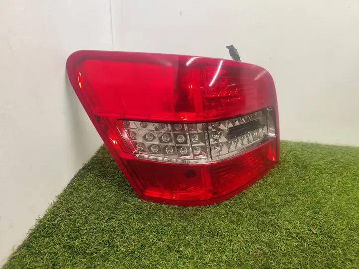 Mercedes-Benz GLK X204 (2008 - 2016) 2048202564 Задний фонарь в кузове — фото 3