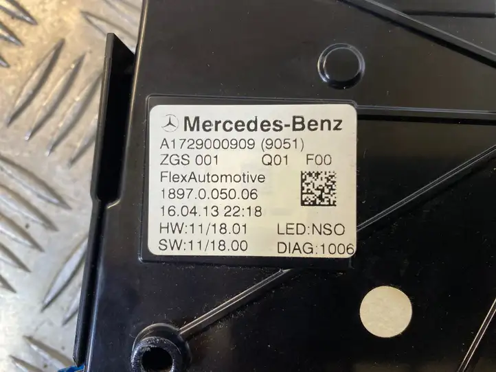 Mercedes-Benz SLK R172 (2011 - 2017) A1729000909 Передняя подсветка — фото 6