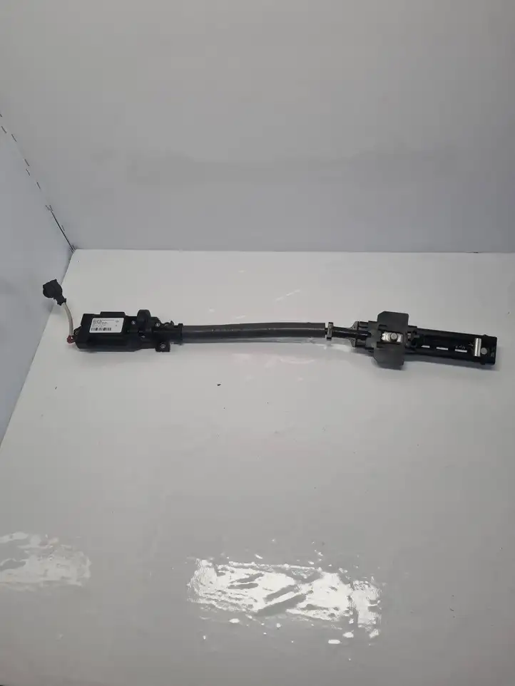 Audi A8 S8 D4 4H (2010 - 2014) 4H0857833 Электродвигатель регулировки ремня безопасности — фото 1