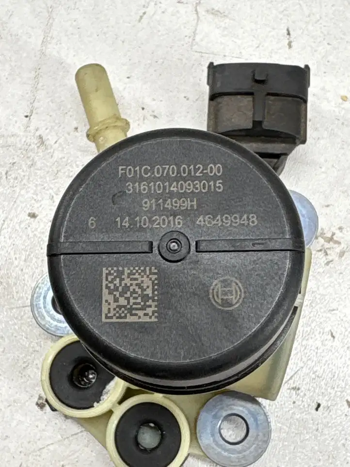 Land Rover Defender (2020 - ) F01C07001200 Насос AdBlue — фото 4