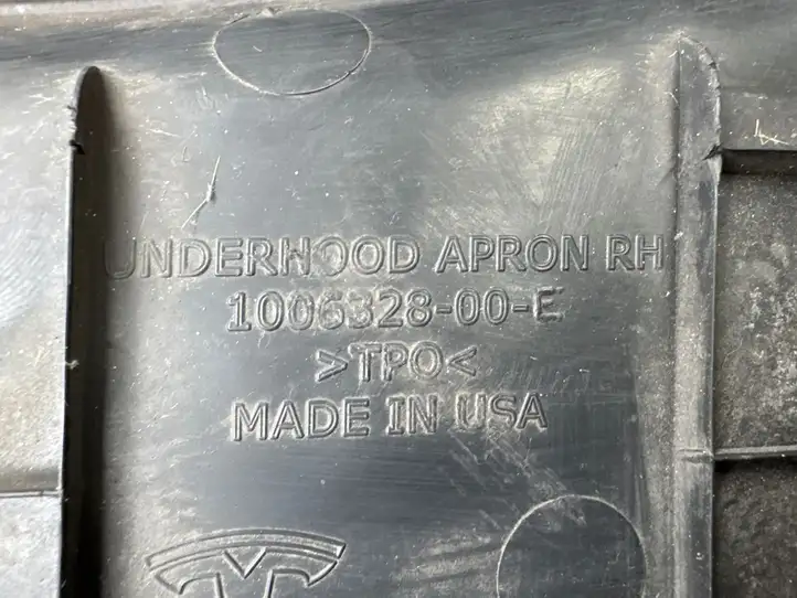 Tesla Model S (2012 - 2016) 100632800E Обшивка бардачка — фото 4