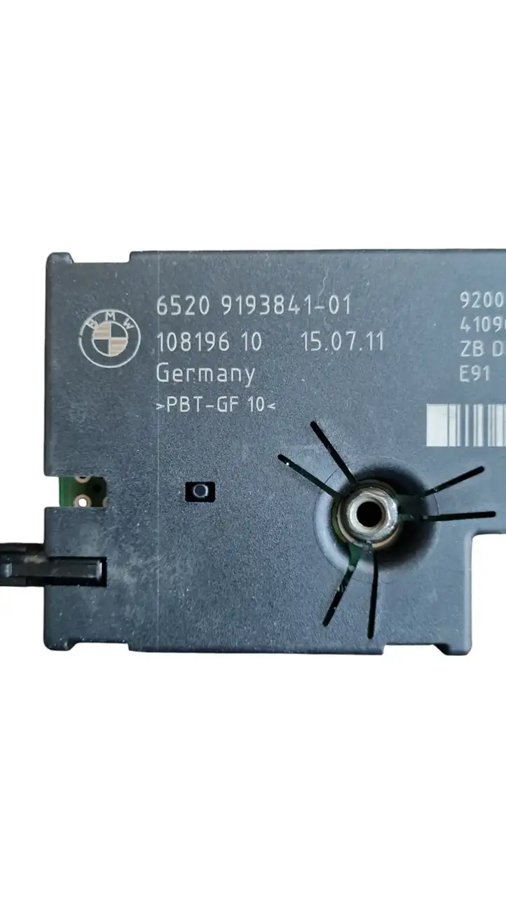 BMW 3 E90 E91 (2005 - 2012) 65209193841 Усилитель антенны — фото 4