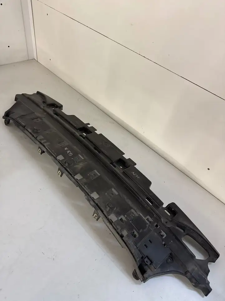 BMW 5 G30 G31 (2016 - ) 8064714 Кронштейн заднего бампера — фото 1