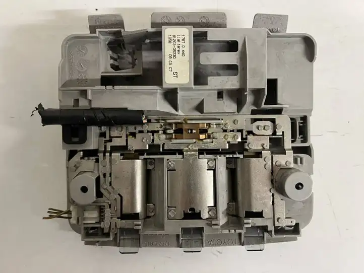 Toyota Avensis T250 (2006 - 2009) 17675013 Передняя подсветка — фото 4