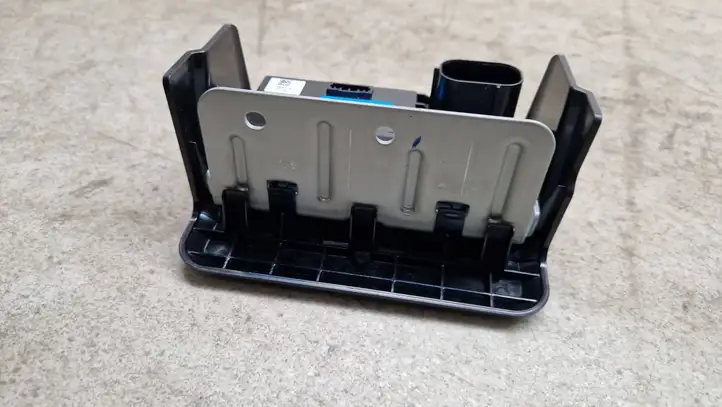 Kia EV6 (2021 - ) 95190CVZD0 Розетка 12V (задняя) — фото 8