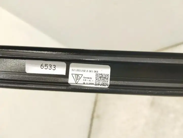 Porsche Taycan 9J1 (2019 - ) 9J1853261B Накладка порога — фото 6