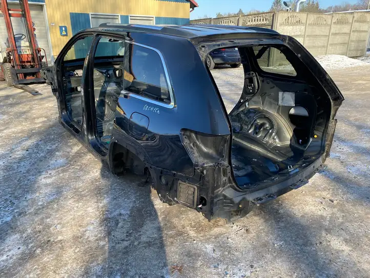 Jeep Grand Cherokee (2010 - 2021) Кузов — фото 8