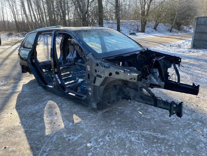 Jeep Grand Cherokee (2010 - 2021) Кузов — фото 9