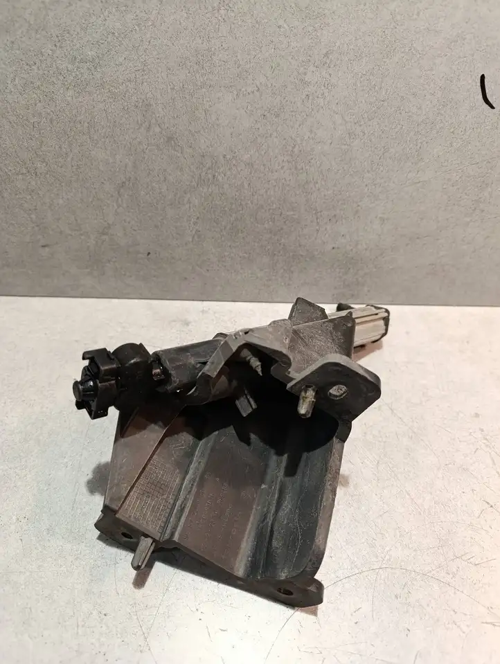 Citroen C4 I Picasso (2006 - 2013) 9657223980 Кронштейн форсунки омывателя фар — фото 1