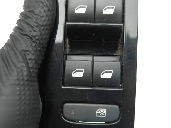 Opel Astra L (2020 - ) 98148907ZD Кнопка стеклоподъемников — фото 8
