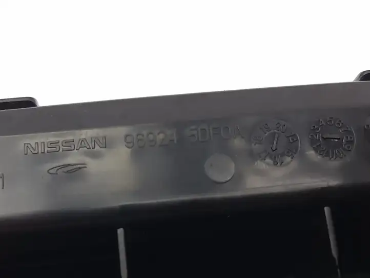 Infiniti Q30 (2015 - 2018) 969245DF0A Пепельница — фото 5