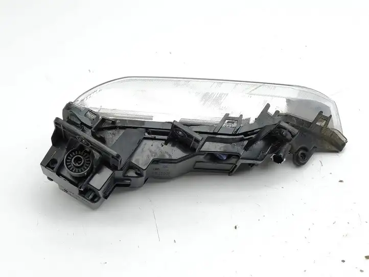 Infiniti Q30 (2015 - 2018) F0G14019 Передняя противотуманная фара — фото 3
