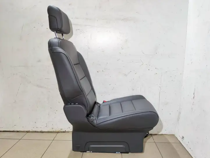 Peugeot Traveller (2016 - ) Комплект салона — фото 11