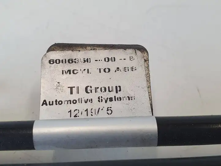 Tesla Model S (2016 - 2021) 600635000B Тормозные трубки главного тормозного цилиндра — фото 7
