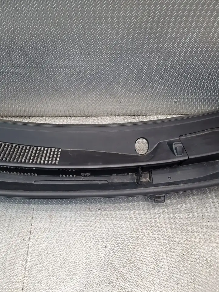 Toyota Yaris XP210 (2020 - ) 55781K0020 Жабо стеклоочистителей — фото 2