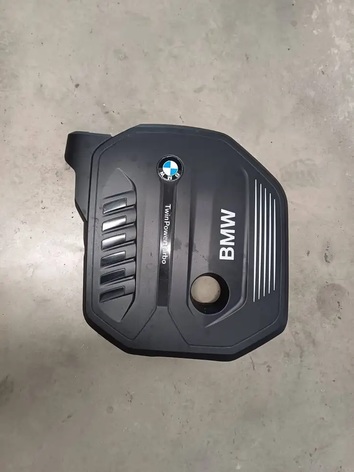 BMW 3 F30 F35 F31 (2012 - 2018) 11128616573 Крышка двигателя декоративная — фото 1
