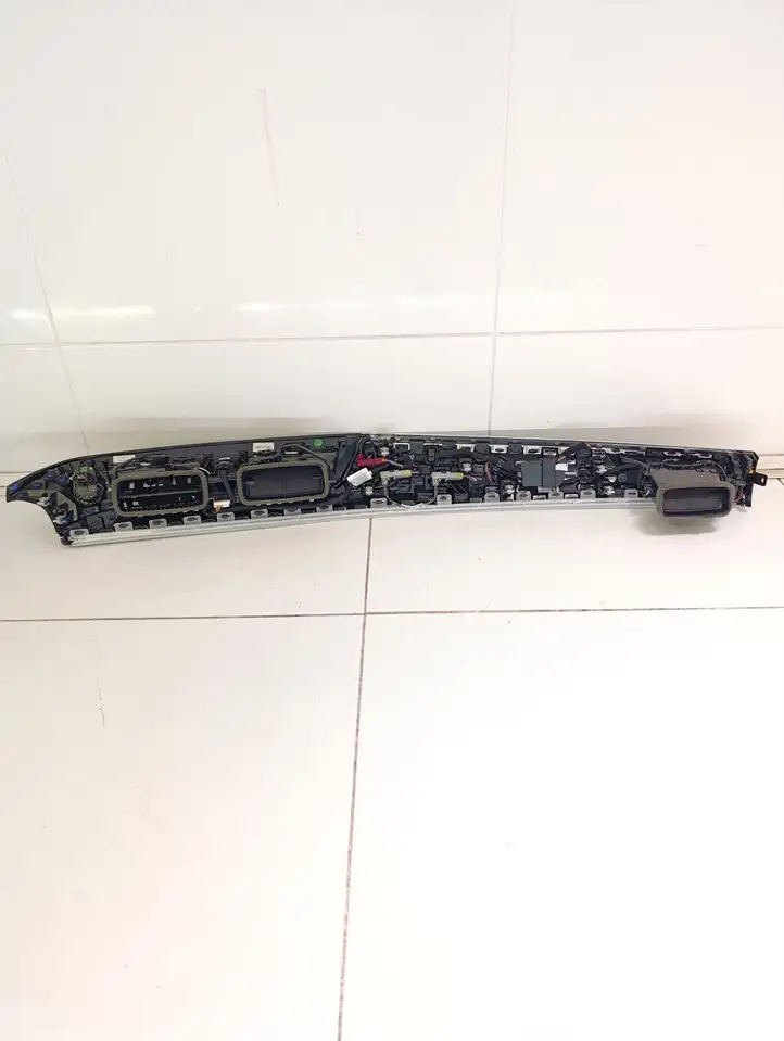 BMW 5 G30 G31 (2016 - ) 9329579 Отделка внутренней панели салона — фото 4