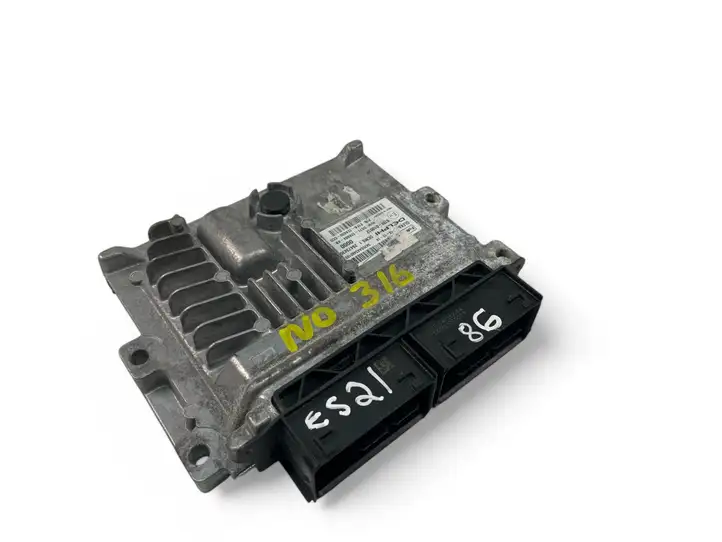 Ford Focus (2015 - 2019) DS7112B684XB Блок управления двигателем (ECU) — фото 1