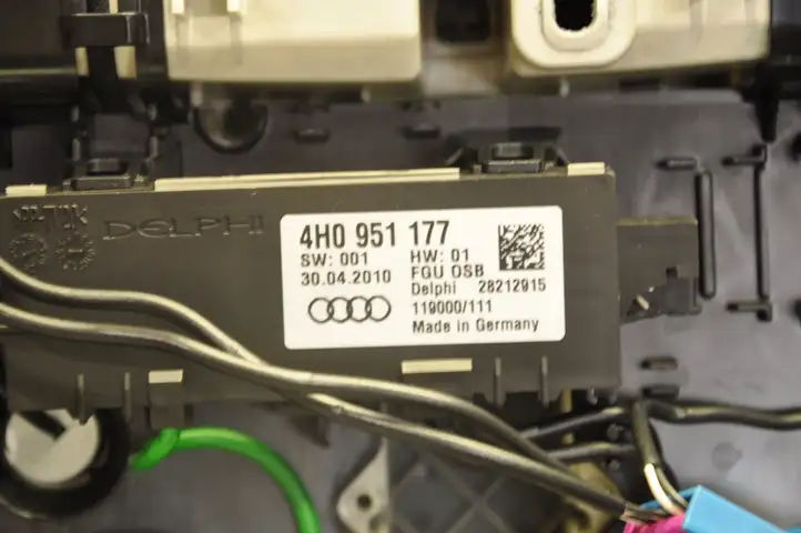 Audi A8 S8 D4 4H (2010 - 2014) 4H0951177 Передняя подсветка — фото 4