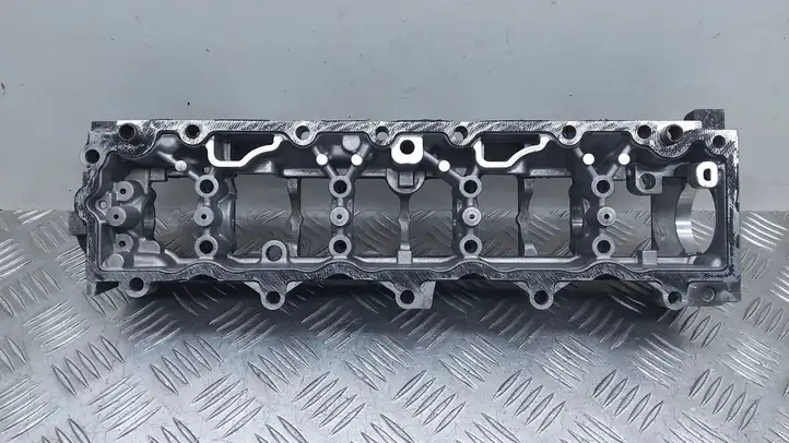 Peugeot 3008 II (2016 - 2023) 9685177110 Крышка распределительного вала — фото 9
