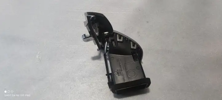 Jeep Grand Cherokee (2010 - 2021) VP00007406 Боковой воздушный дефлектор — фото 2