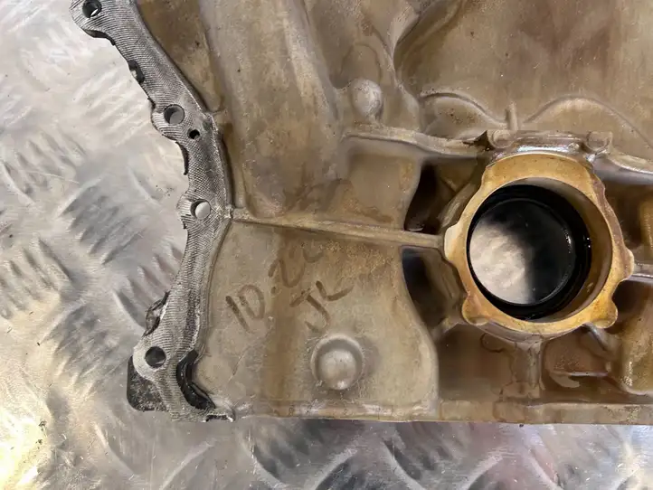 Maserati Levante (2017 - ) 299667 Крышка двигателя задняя — фото 5