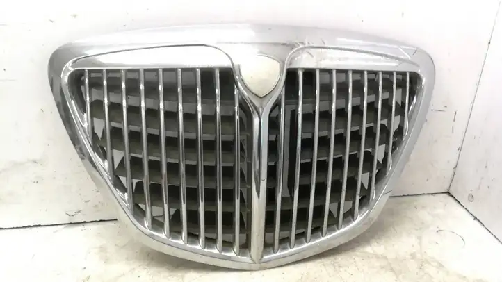 Lancia Thesis (2001 - 2009) 156019764 Верхняя решетка радиатора — фото 1