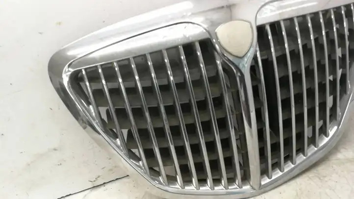 Lancia Thesis (2001 - 2009) 156019764 Верхняя решетка радиатора — фото 5
