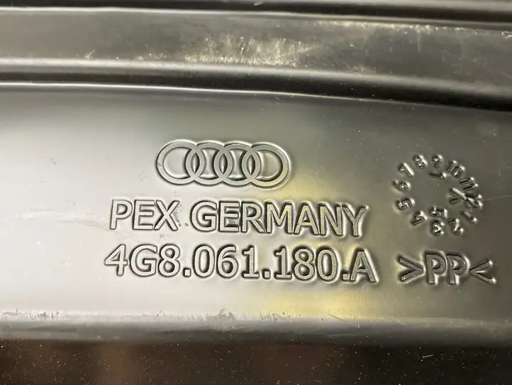 Audi A7 S7 4G (2010 - 2014) 4G8061180A Резиновый коврик багажника — фото 6
