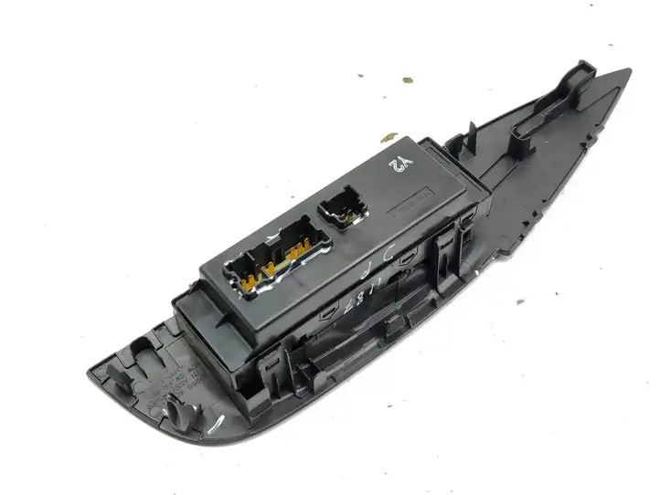 Nissan X-Trail T32 (2014 - 2021) 809604CE0A Блок кнопок стеклоподъемников — фото 10