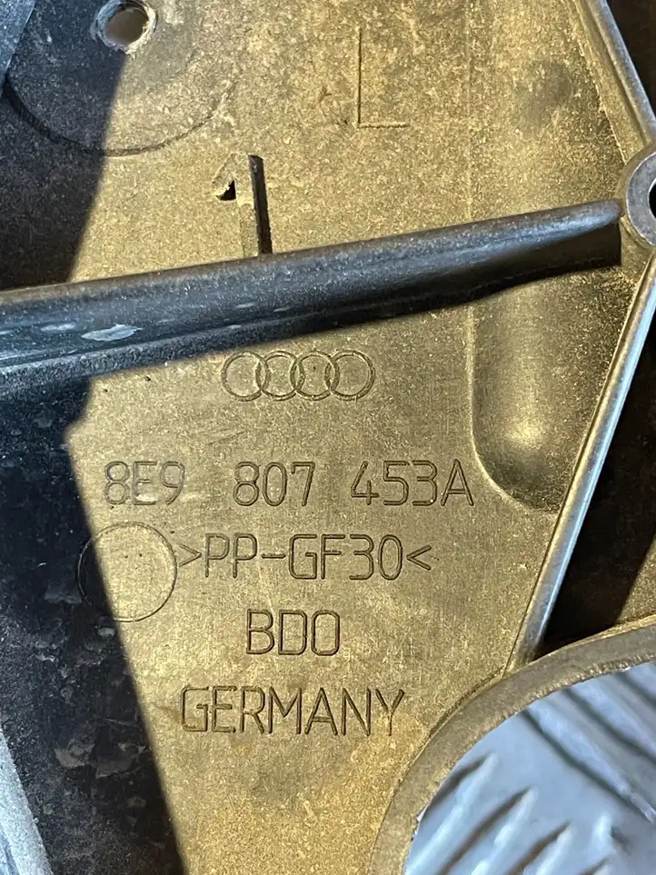 Audi A4 S4 B7 8E 8H (2004 - 2009) 8E9807454A Кронштейн заднего бампера — фото 3
