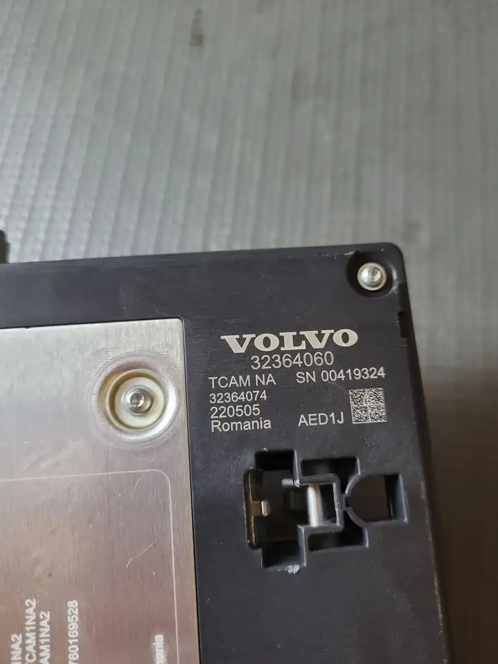 Volvo XC60 (2017 - ) 32364060 GPS антенна — фото 2