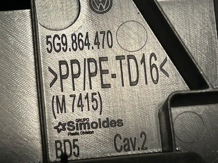 Volkswagen Golf VII (2013 - 2019) 5G9864470 Прочая отделка багажника — фото 3