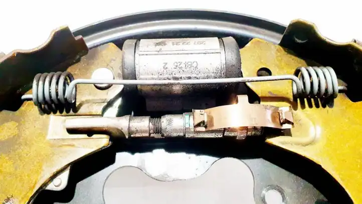 Volkswagen ID.4 (2020 - ) 1ea609075 Колодки ручного тормоза — фото 2
