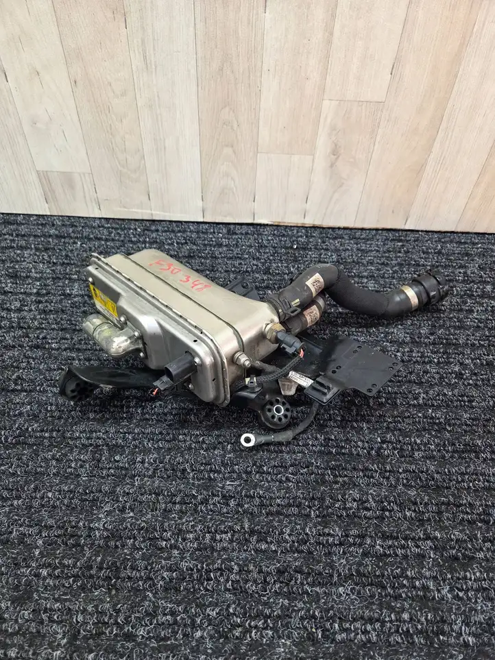 BMW 3 F30 F35 F31 (2012 - 2018) 6827184 Электроподогрев двигателя — фото 1