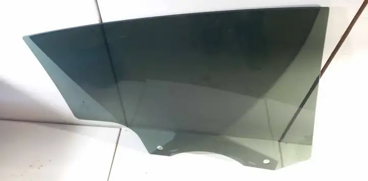 Tesla Model Y (2019 - 2024) 43R011876 Стекло задней двери — фото 1
