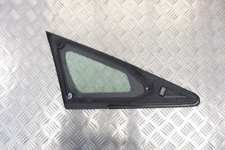 Toyota Prius (XW30) (2009 - 2015) 6212047021 Форточка двери — фото 2
