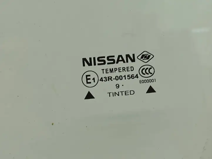 Nissan NV200 (2009 - ) 43R001564 Стекло передней двери — фото 3