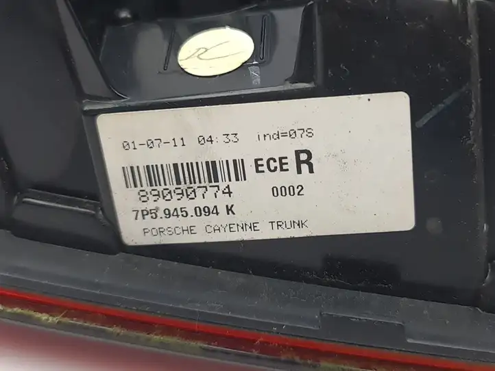 Porsche Cayenne (92A) (2011 - 2017) 7P5945094K Задний фонарь в крышке багажника — фото 5
