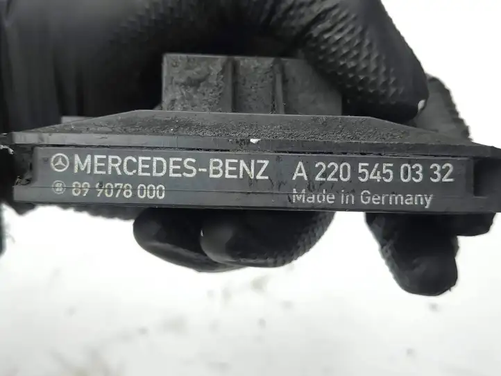 Mercedes-Benz S W220 (1998 - 2006) A2205450332 Реле накала свечей — фото 9