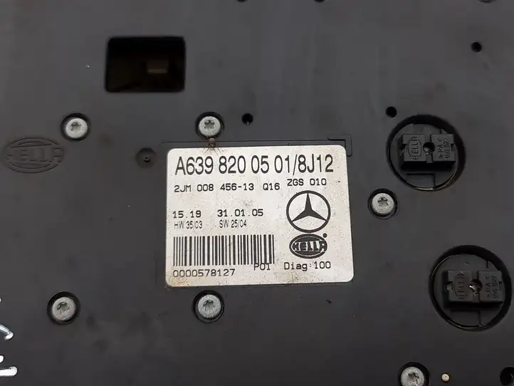 Mercedes-Benz Vito Viano W639 (2003 - 2010) A6398200501 Передняя подсветка — фото 7