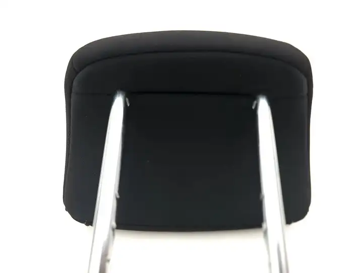 Hyundai i30 (2017 - ) Подголовник заднего сиденья — фото 3